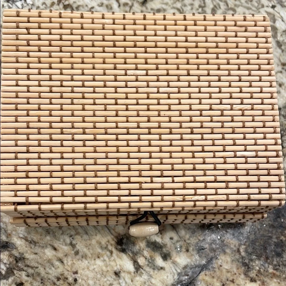doTERRA Natural Woven Box - Picture 6 of 10